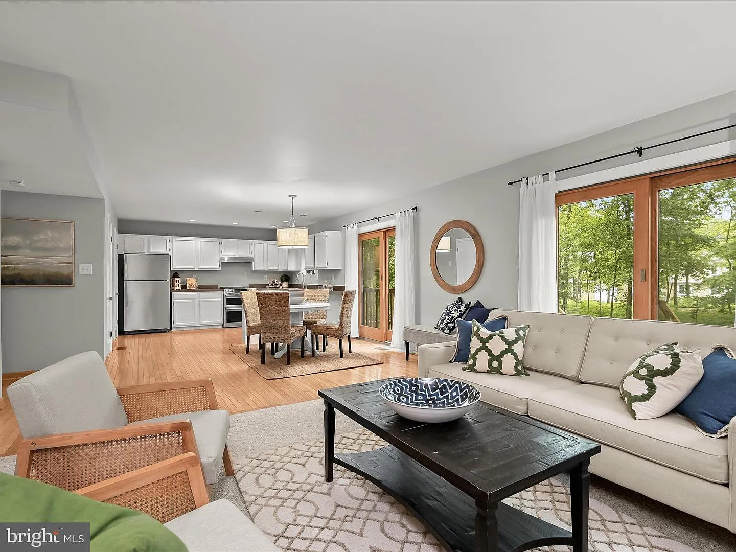 3 bed, 1836 sqft, $3,900 — Photo 3