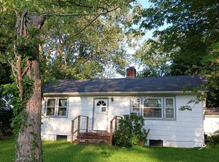 11 Robin Rd, Rocky Point, NY 11778