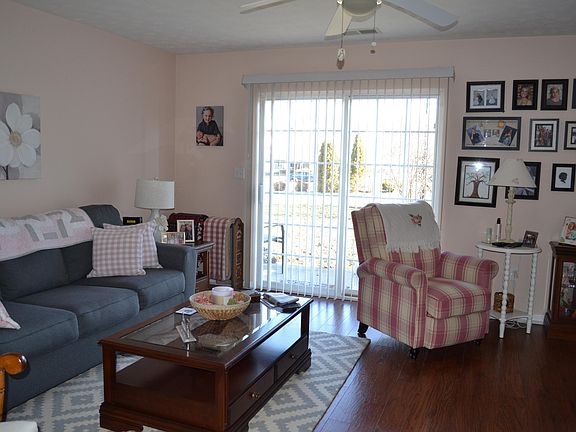 4th image of 9303 Stonestreet Rd Unit 110