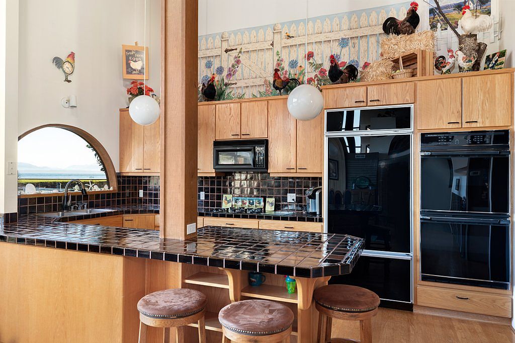 Oak Harbor, WA 98277