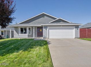 506 Clark St, Moxee, WA 98936