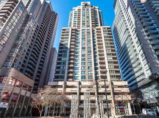 750 Bay St #2306, Toronto, ON M5G 1N6