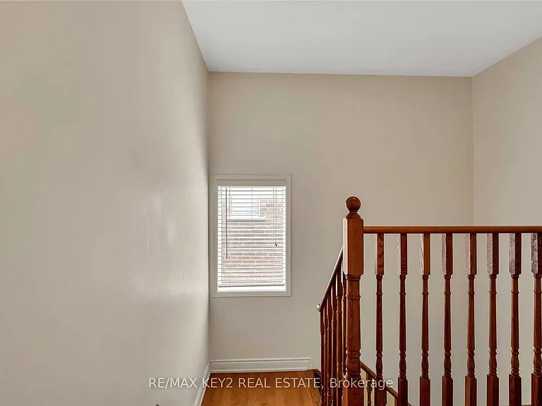 633 Caboto Trl — Photo 18