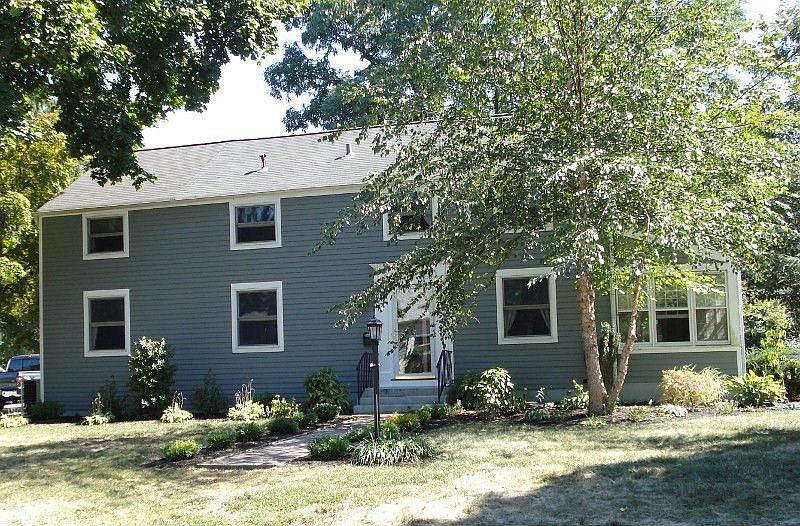 1st image of 40 Mount Dr