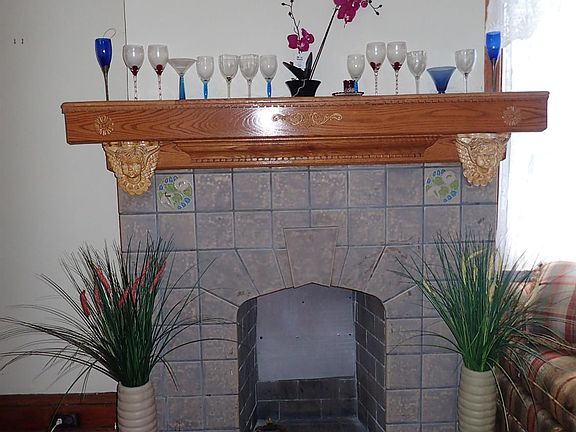 4th image of 1825 Fairmount Ave