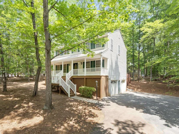 1 W Lake Forest Dr, Palmyra, VA 22963