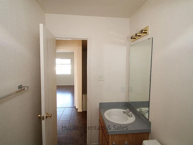 4506B Jeff Scott Dr — Photo 11
