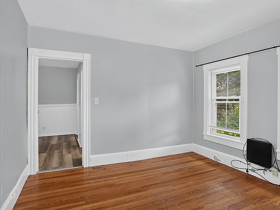 3rd image of 17R Warren Ave #R