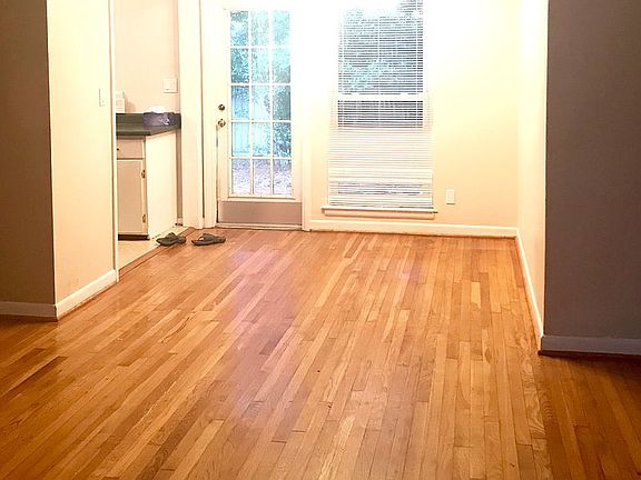 2nd image of 300 Valencia St