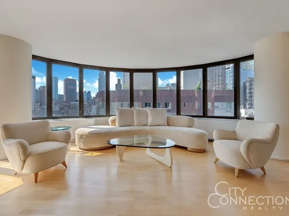 330 East 38th Street 21D image 2 of 18