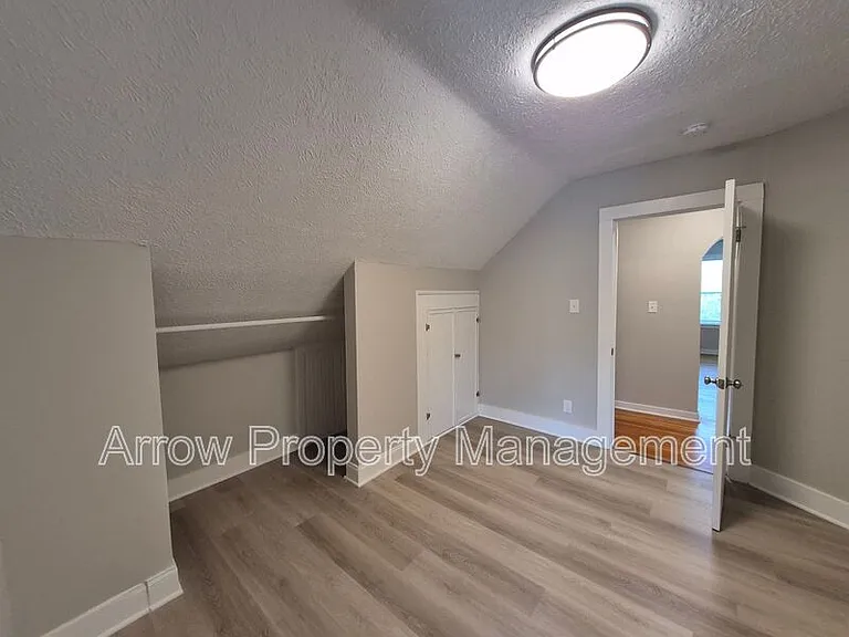 2727 P St #4 — Photo 10