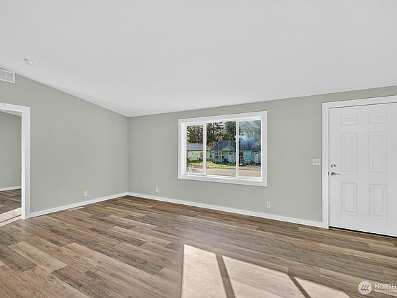 5th image of 137 Collar Avenue