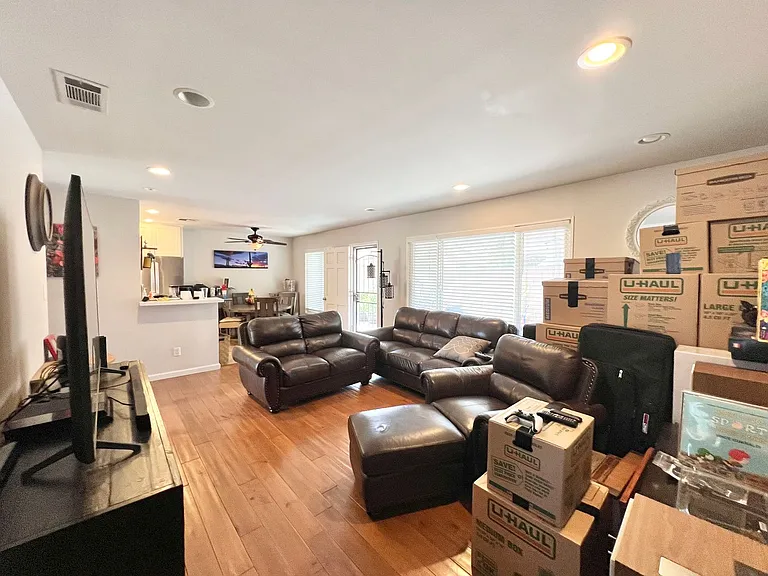1315 Stevely Ave — Photo 7
