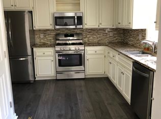 1013 Knotts Pointe Dr, Woodstock, GA 30188