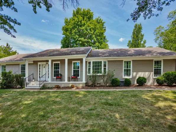 919 Providence Pl, Lexington, VA 24450