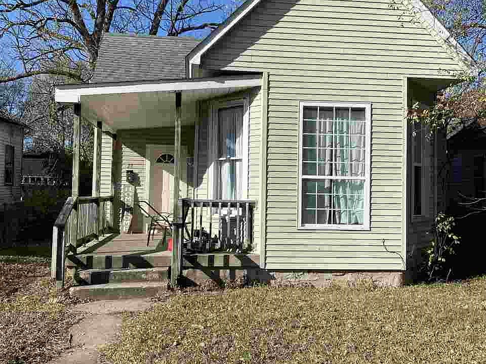 1st image of 28 Oakland Ave