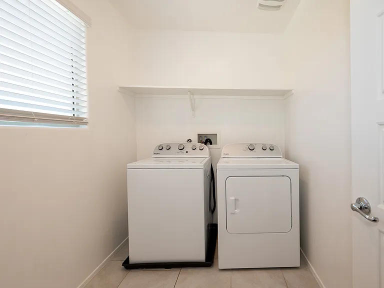 2580 E Calle Palta — Photo 27