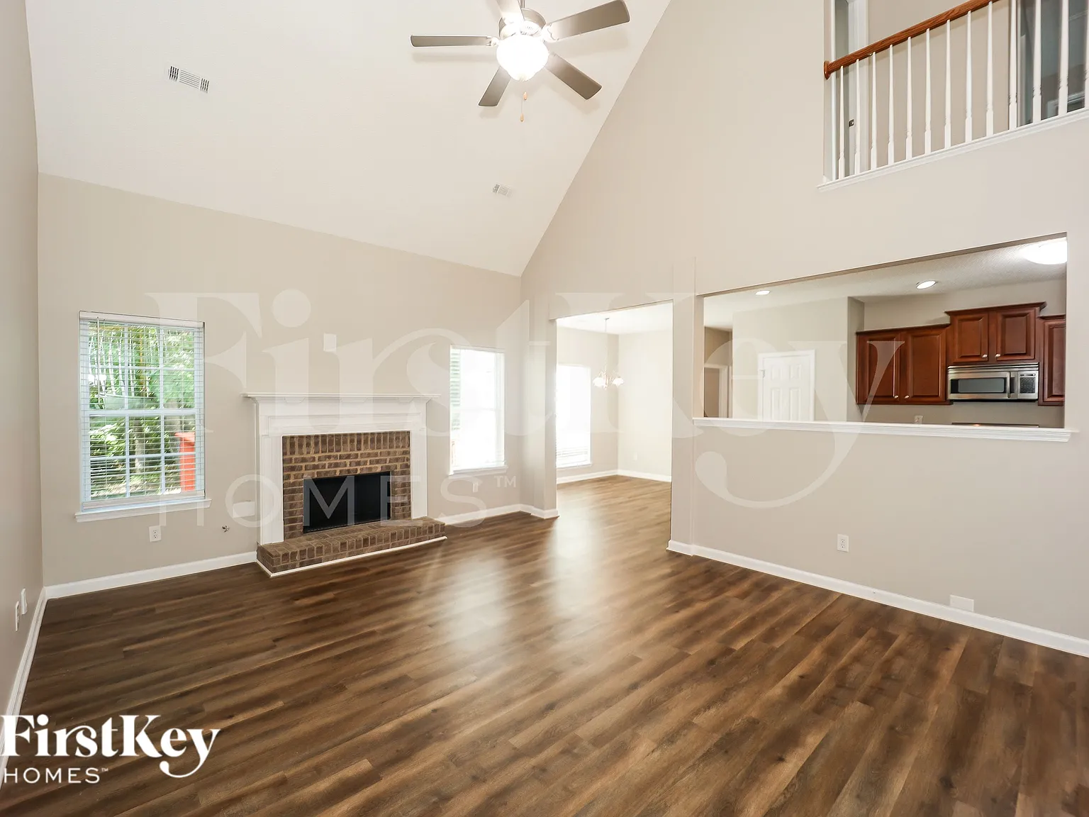 5 bed, 3.5 bath, 2526 sqft, $3,160 — Photo 2
