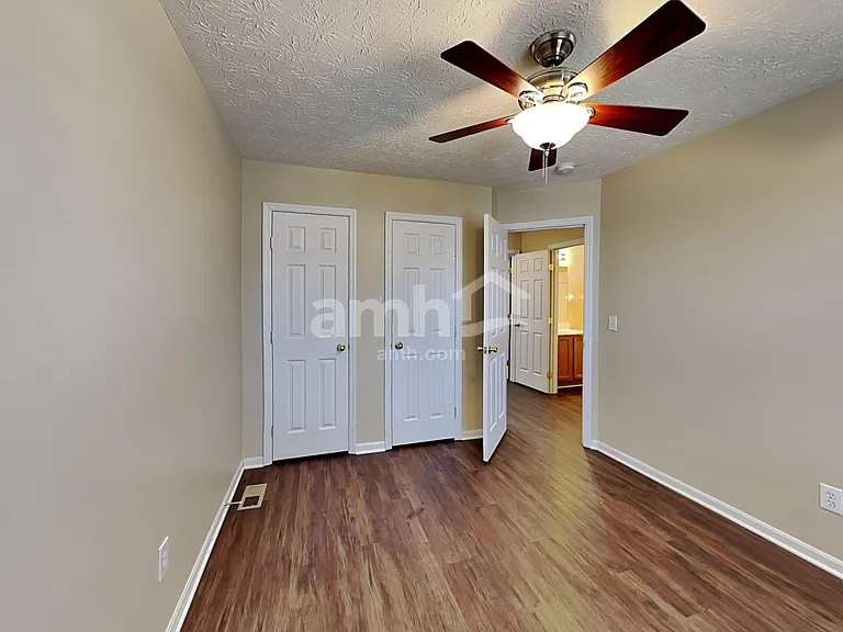 7451 Holyoke Cir — Photo 16