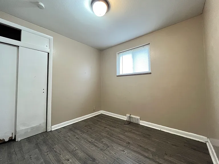 1137 Glenside Ln — Photo 10