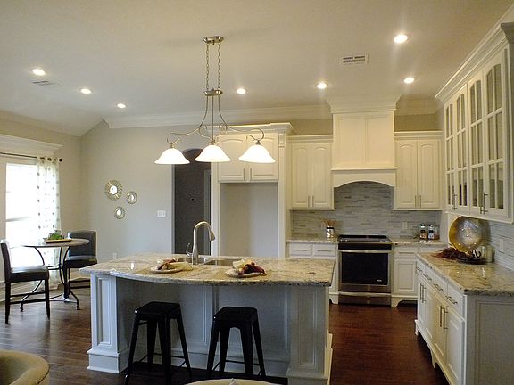 3rd image of 2652 Ravenway Dr
