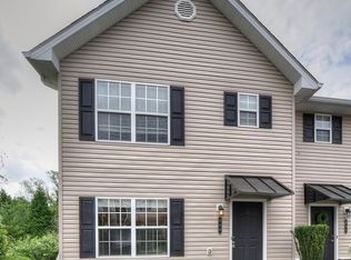 2121 S Greenwood Dr APT 600, Johnson City, TN 37604