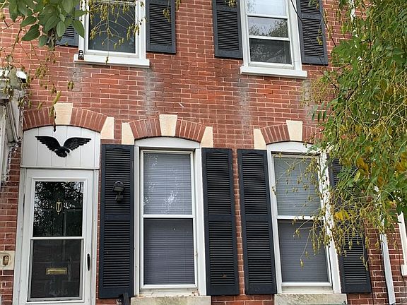 2nd image of 413 N Franklin St