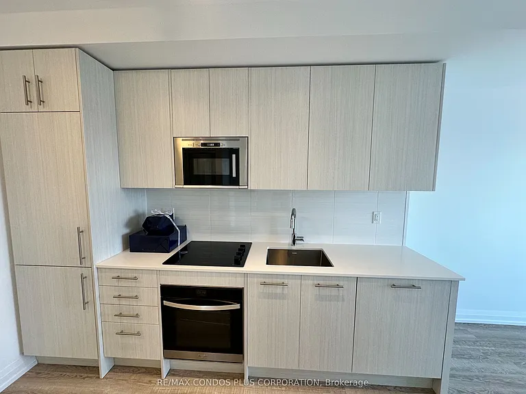 286 Main St #2211 — Photo 5