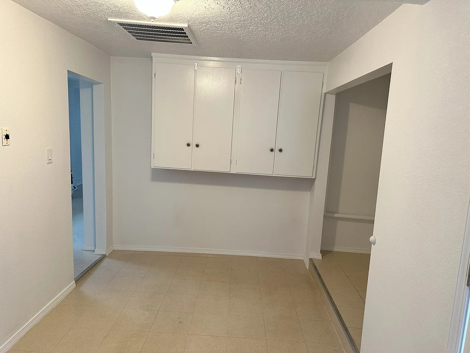 2 bed, $1,000 — Photo 2
