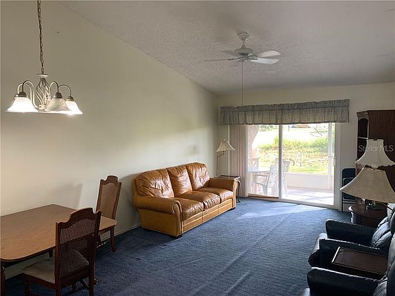 4th image of 921 Pebble Creek Cir