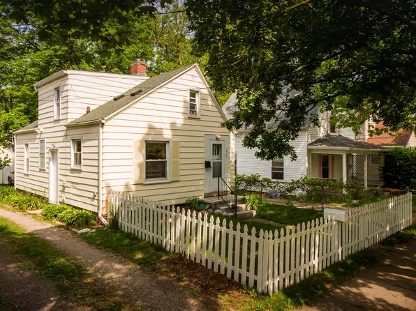 225 N Fairview Ave, Lansing, MI 48912