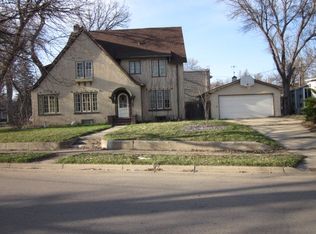 703 Riverside Dr, Minot, ND 58701