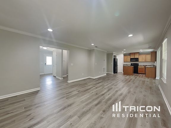 3rd image of 332 Parmley Ln