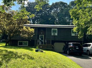 128 Rockwell Rd, Bethel, CT 06801