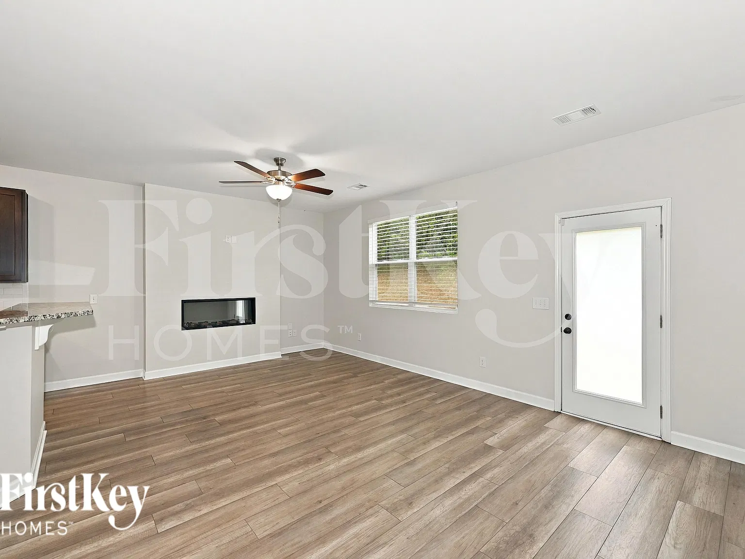 4 bed, 2.5 bath, 2333 sqft, $2,110 — Photo 3
