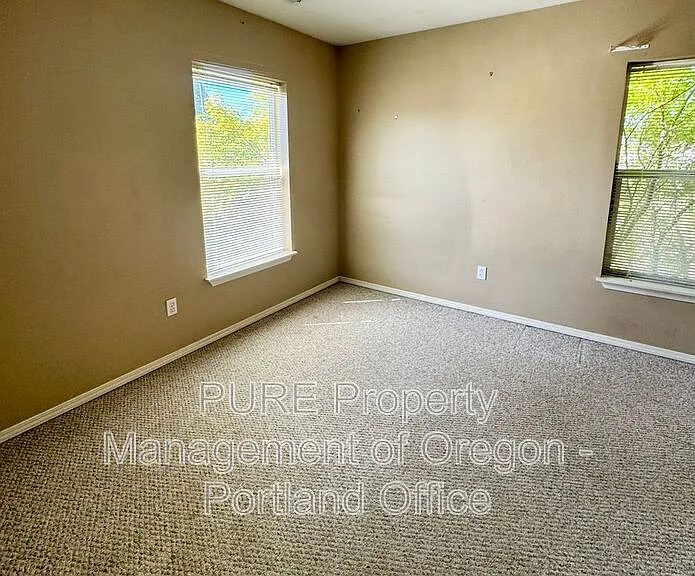 6734 N Montieth Ave — Photo 16