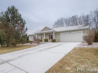 8695 Rainbows End Rd SE, Caledonia, MI 49316