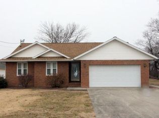 102 W Mack Ave, Olney, IL 62450