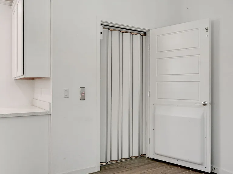 5730 Sky Pointe Dr #190 — Photo 24