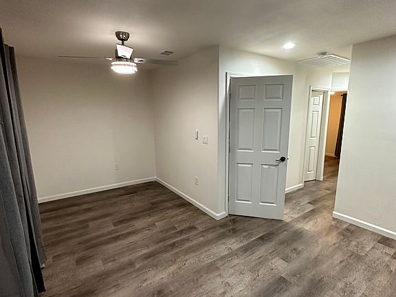3rd image of 3074 Holly Dr