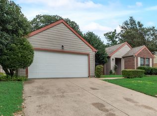 111 Mint Ln, Euless, TX 76039