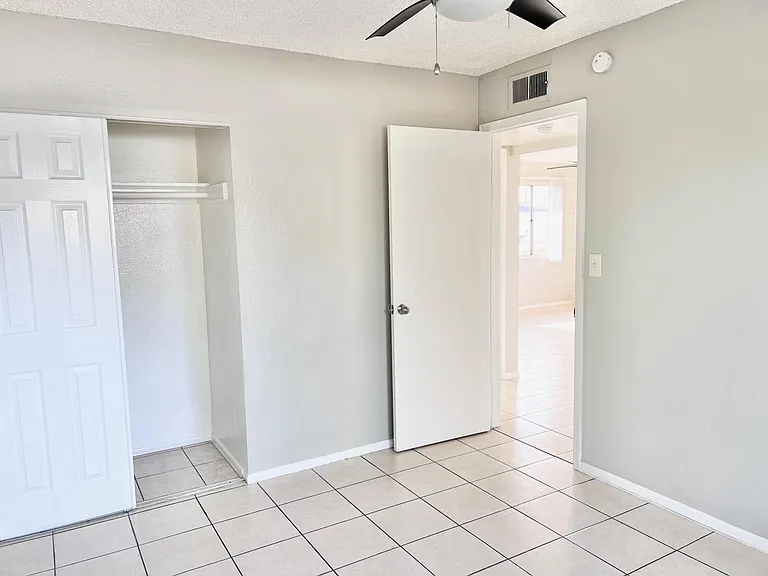 7013 N 76th Ave #1 — Photo 22