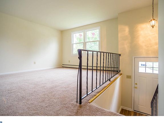 4th image of 206 Meadow Dr