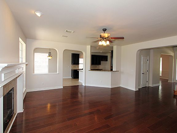2nd image of 407 Thistle Ct