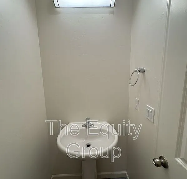 723 S Pinkham #102 — Photo 6