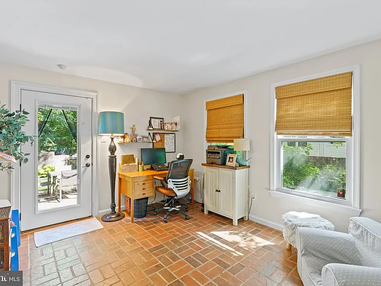 317 N Maple Ave — Photo 14