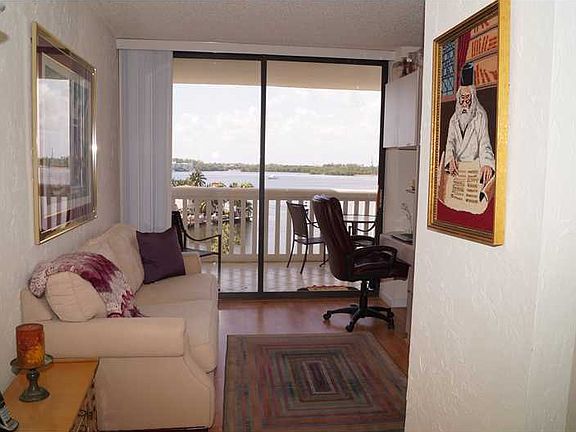 5th image of 1000 Island Blvd #606
