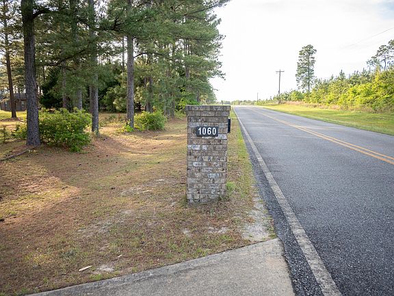 3rd image of 1060 Edna Moore Rd