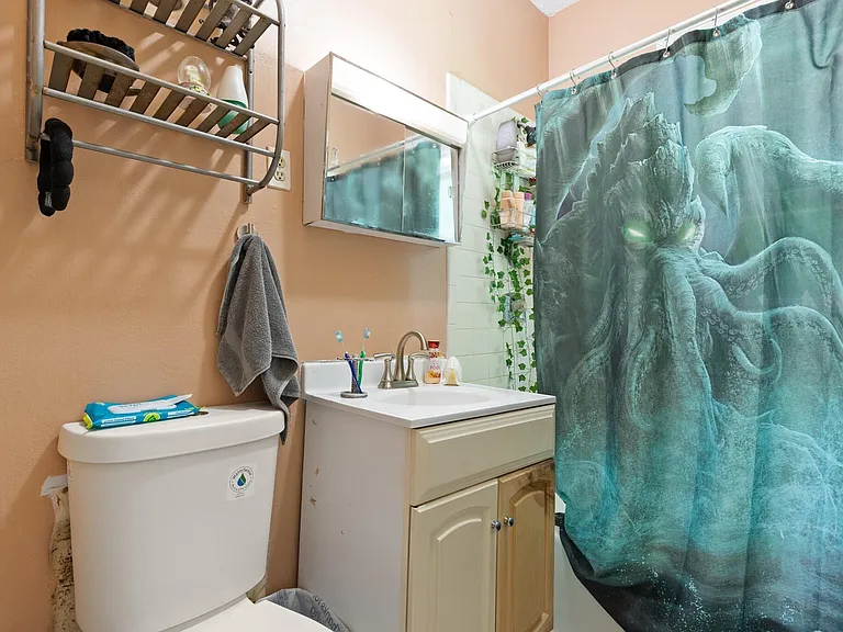 214 Maplewood St #212 — Photo 7