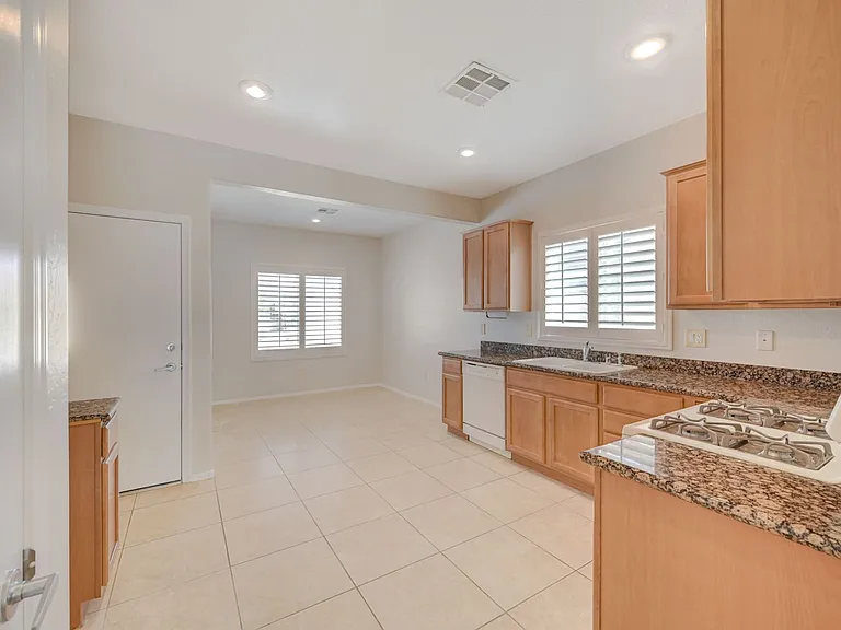 7925 Fantail Dr — Photo 13